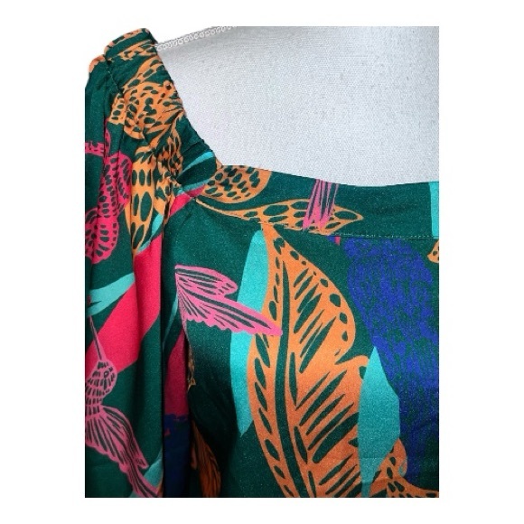 AVARA square neckline tropical printed blouse with puffy sleeves - Picture 5 of 11